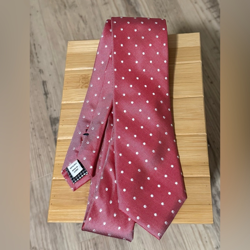 1905 Collection by Jos. A. Bank 100% silk Tie